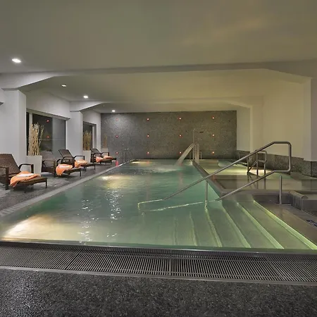Omnia Relax & Wellness Hotel 4*
