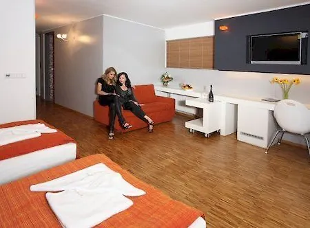 Omnia Relax & Wellness فندق 4*